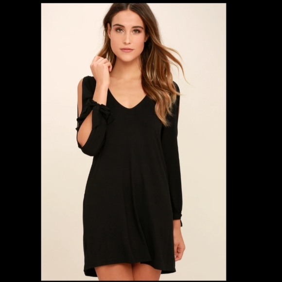 ⭐️PRICEDROP ⭐️LULU'S Black shift dress - Picture 2 of 7